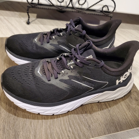 Hoka Women's ARAHI Black & Gray Athletic Shoes Size 8.5 - Picture 1 of 13